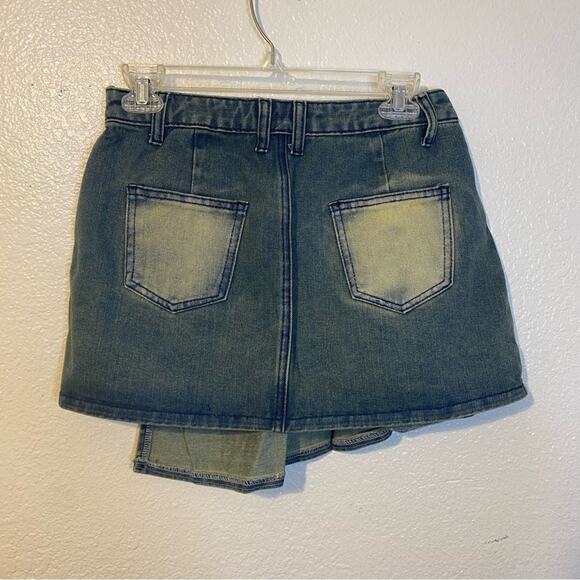 NWT PrettyLittleThing Asymmetrical Denim Mini Skirt Size US 2 - Picture 5 of 7